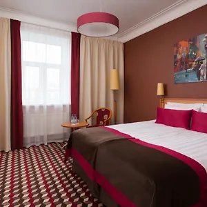 4* Otel Oktiabrskaya